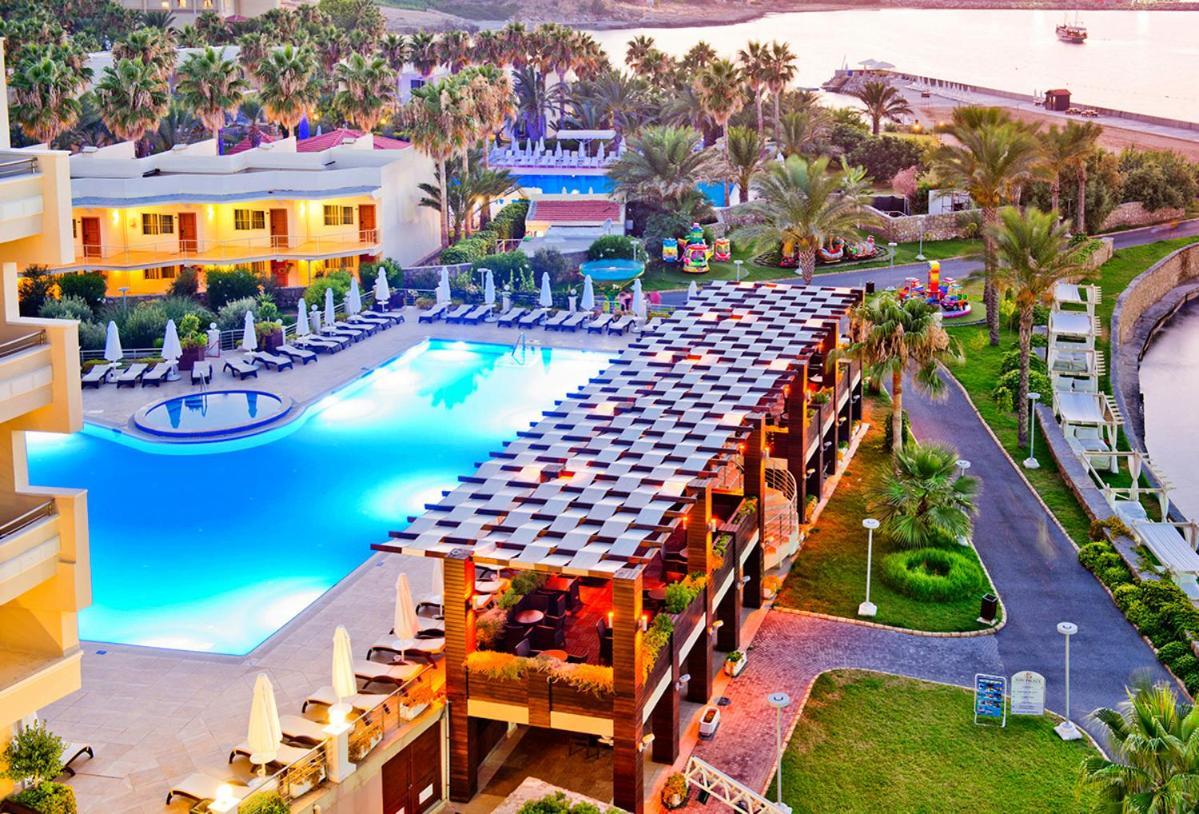 Vuni Palace Premium Hotel & Spa & Casino Beachfront Location ! Kyrenia (Northern Cyprus) Exterior photo