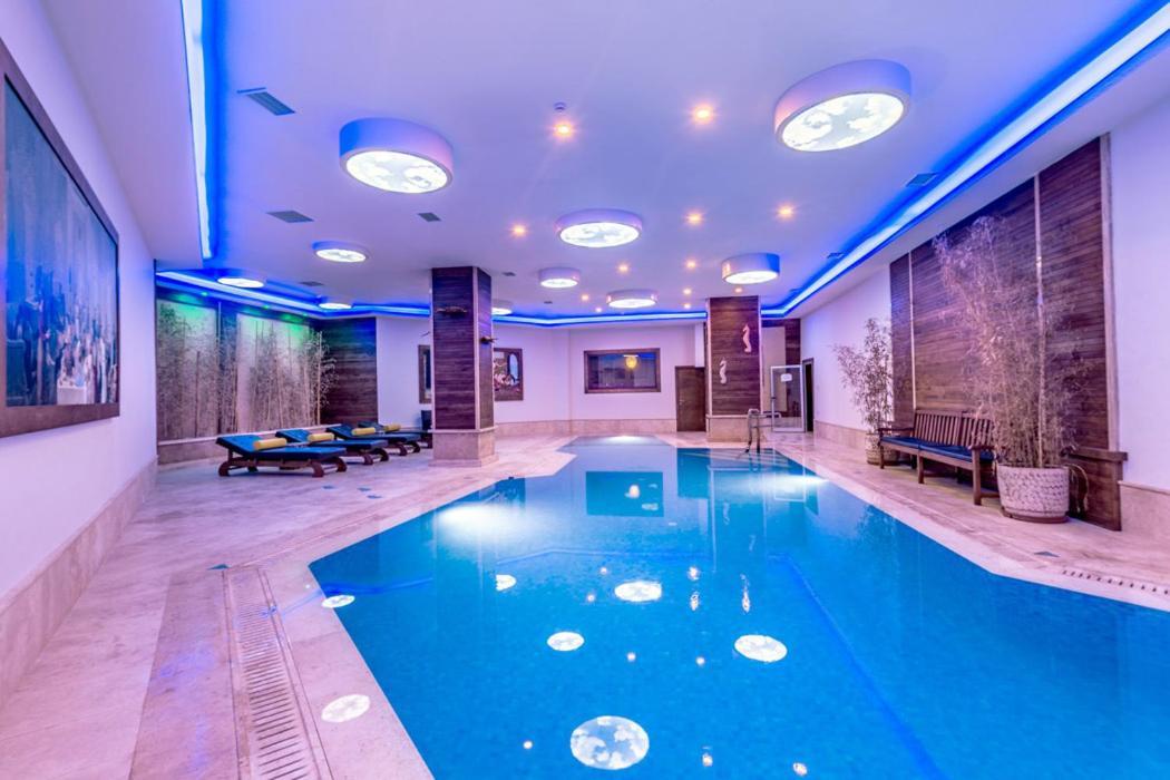 Vuni Palace Premium Hotel & Spa & Casino Beachfront Location ! Kyrenia (Northern Cyprus) Exterior photo