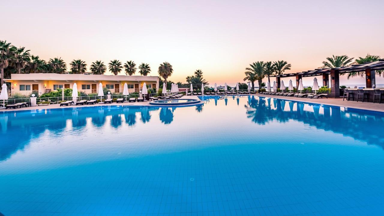 Vuni Palace Premium Hotel & Spa & Casino Beachfront Location ! Kyrenia (Northern Cyprus) Exterior photo